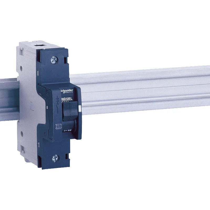 Disj. NG125L 1P 10A Courbe C - 18777 Schneider Electric
