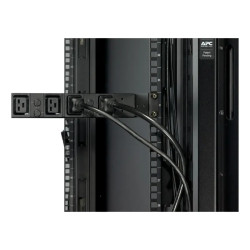APC NetShelter - Basic rack PDU - 22kW - Entrée triphasée 400V - Sortie 230V - AP7526 APC