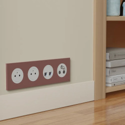 Odace - plaque de finition 4 postes - couleur Rose grenat