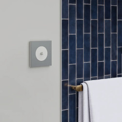 Odace Métal - plaque de finition 1 poste - effet Titane support blanc