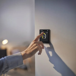 SpaceLogic KNX - Ecran Tactile 4 Pouces - Contrôle et affichage - MTN6215-0410 Schneider Electric